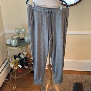 Under Armour Women’s Heat Gear XL Sweatpants EUC